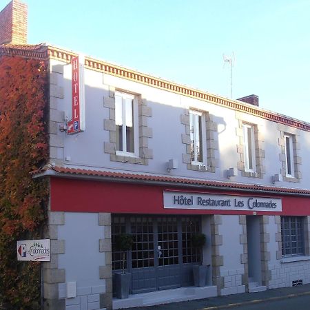 Hotel-Restaurant Les Colonnades Saint-Fulgent المظهر الخارجي الصورة