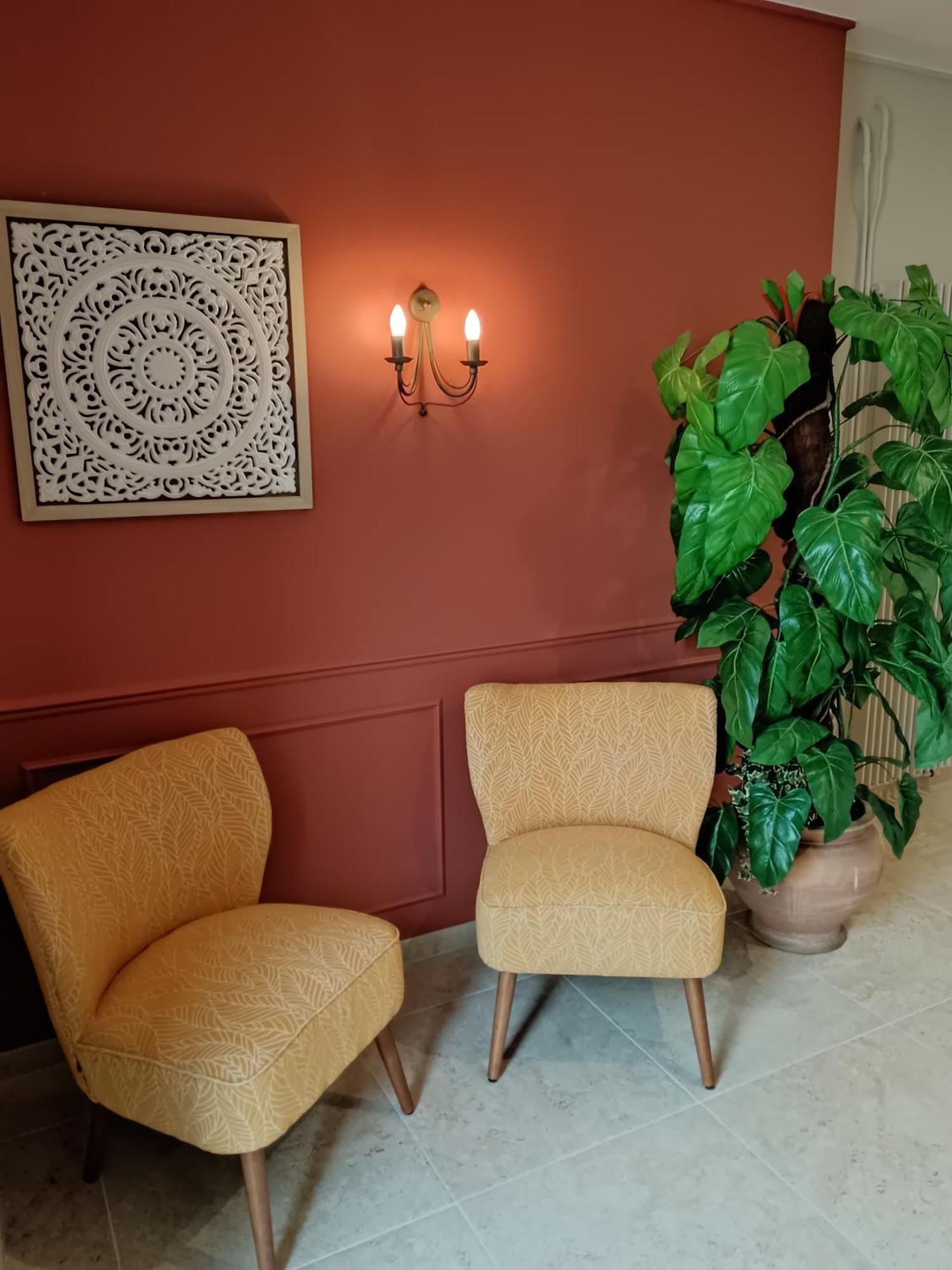Hotel-Restaurant Les Colonnades Saint-Fulgent المظهر الخارجي الصورة