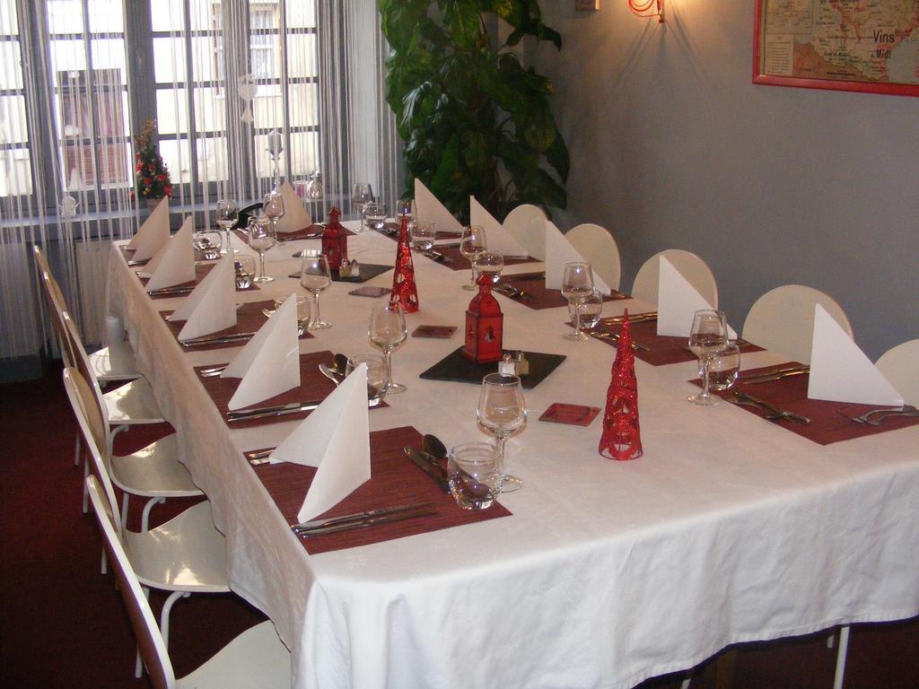 Hotel-Restaurant Les Colonnades Saint-Fulgent المظهر الخارجي الصورة