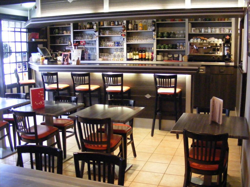 Hotel-Restaurant Les Colonnades Saint-Fulgent المظهر الخارجي الصورة
