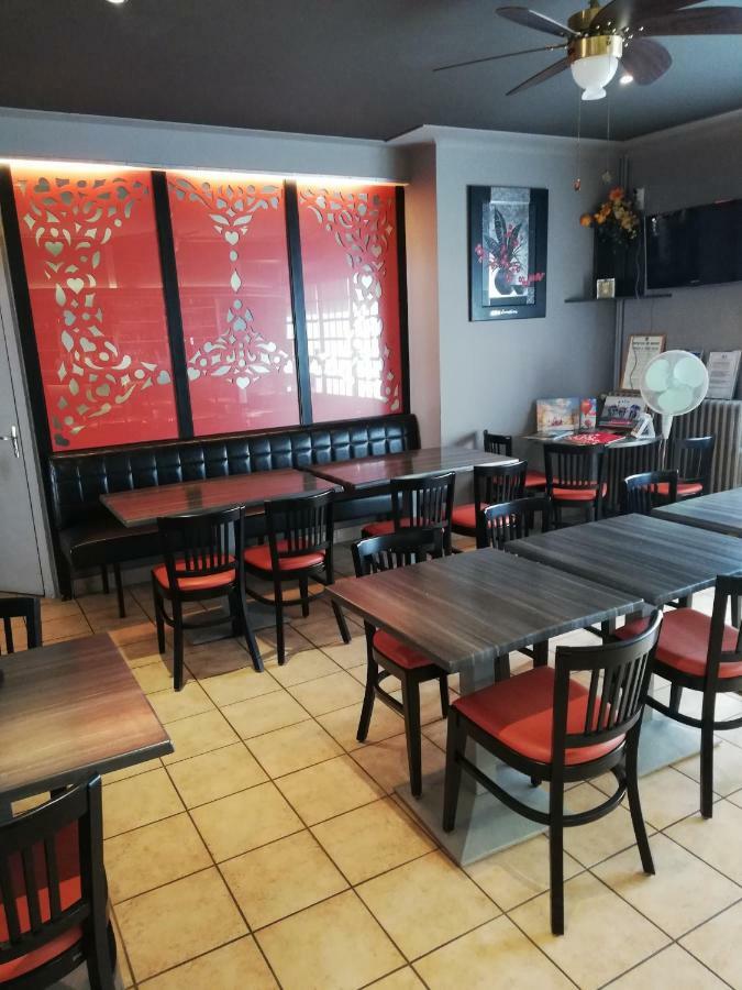 Hotel-Restaurant Les Colonnades Saint-Fulgent المظهر الخارجي الصورة