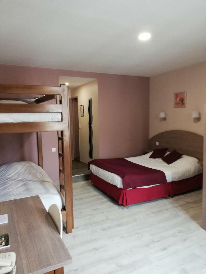 Hotel-Restaurant Les Colonnades Saint-Fulgent المظهر الخارجي الصورة