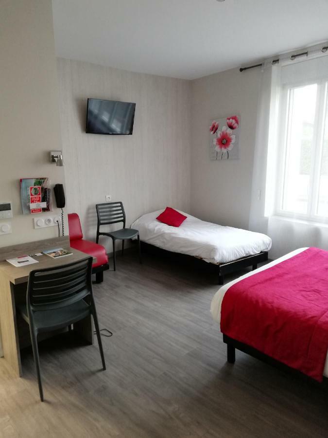Hotel-Restaurant Les Colonnades Saint-Fulgent المظهر الخارجي الصورة