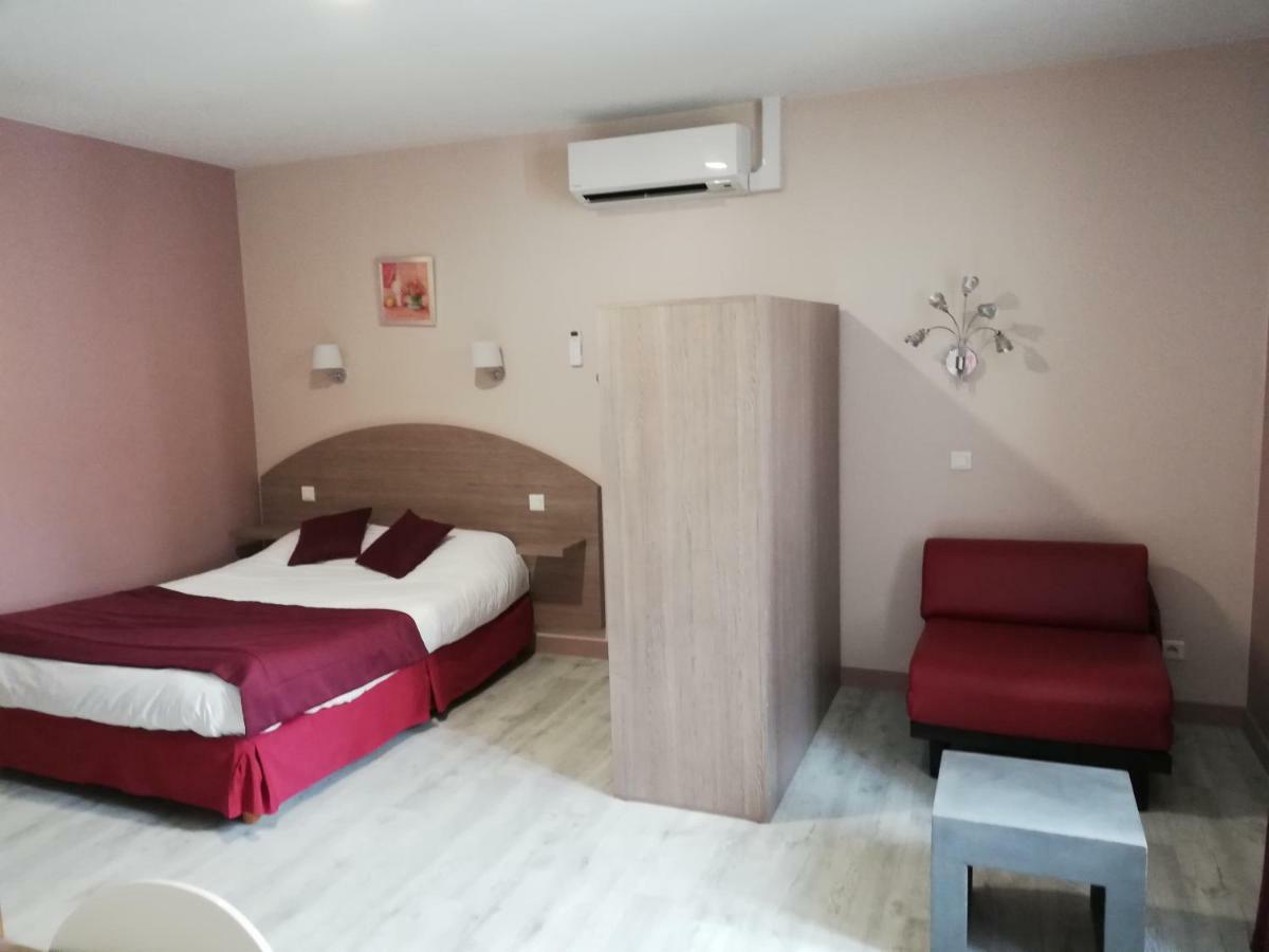 Hotel-Restaurant Les Colonnades Saint-Fulgent المظهر الخارجي الصورة